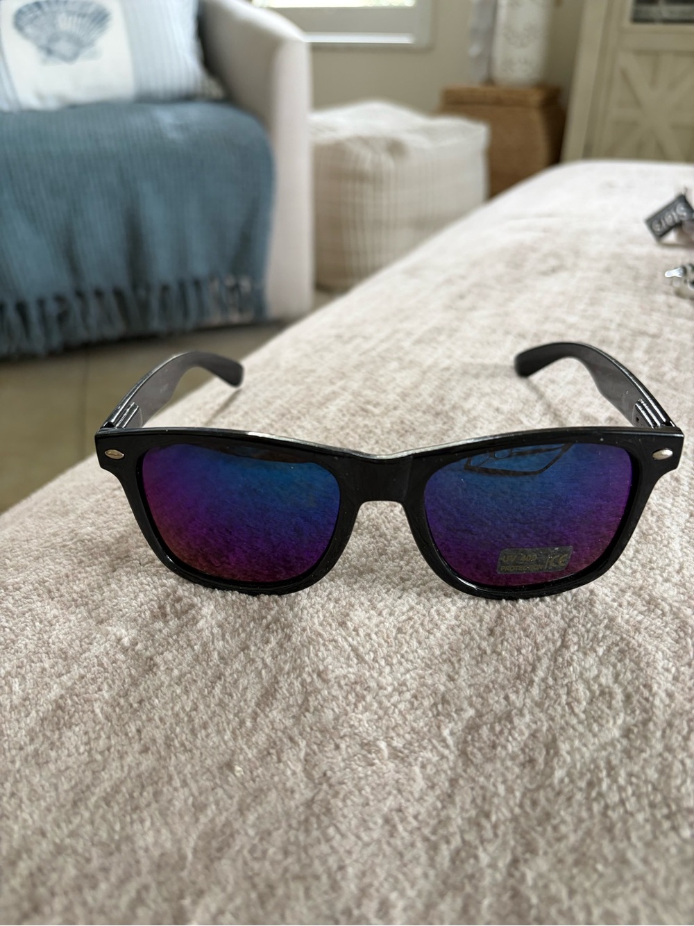 Black Wayfarer Style Sunglasses Blue Mirrored Lenses New